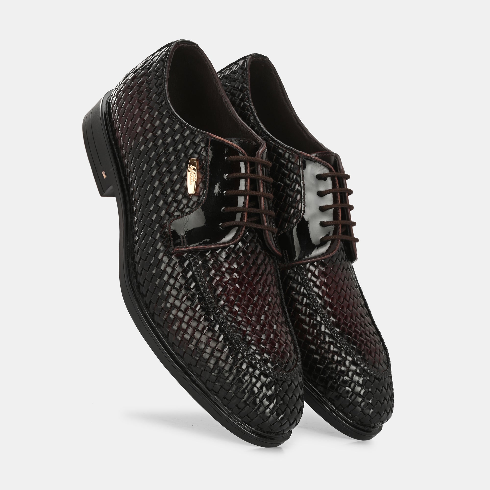 Hand-Woven Lace-Up Shoes by Lafattio